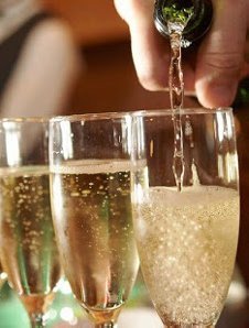 BOTTOMLESS BUBBLES: 2 HOURS OF FREE FLOWING CAVA